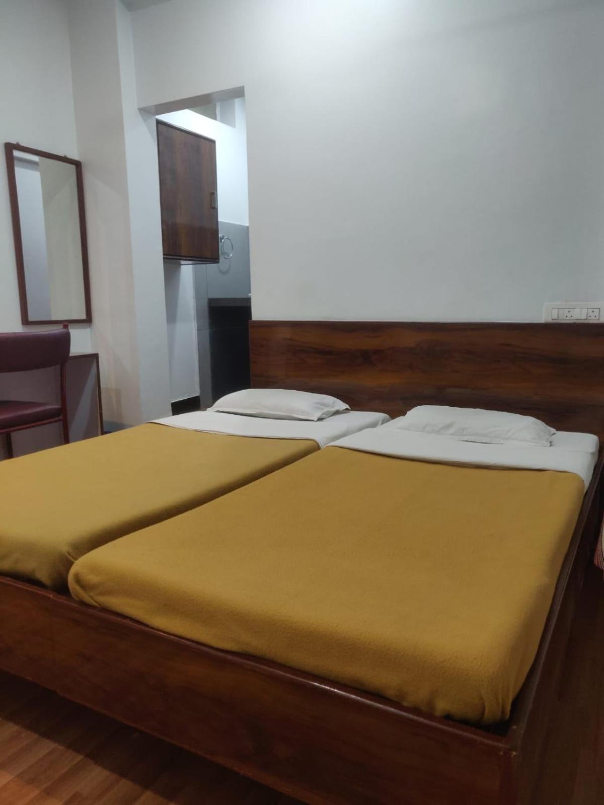 Hotel Parth Residency Kolhapur Extérieur photo