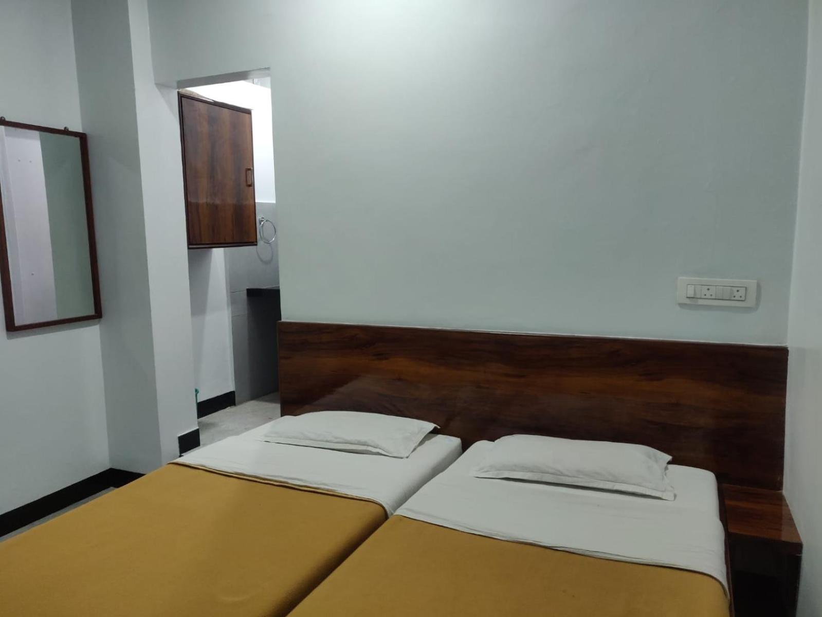 Hotel Parth Residency Kolhapur Extérieur photo