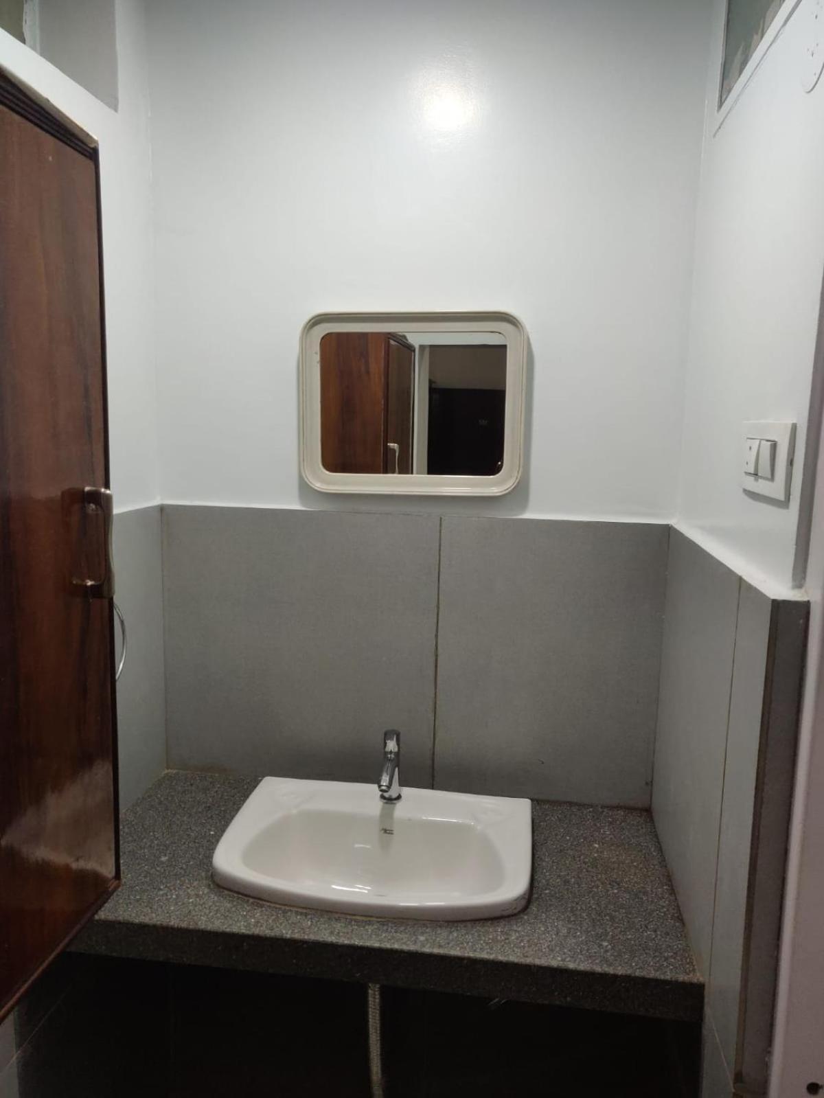 Hotel Parth Residency Kolhapur Extérieur photo
